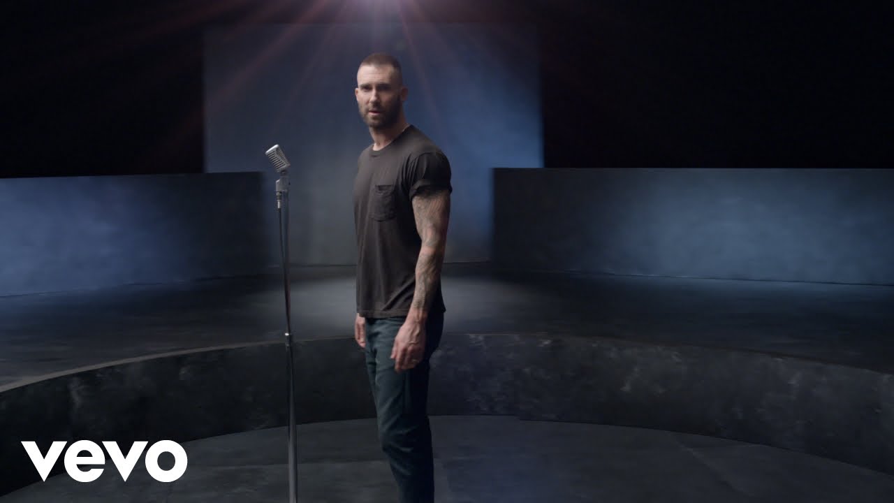 Maroon 5 lança clipe de “Girls Like You” com várias participações especiais