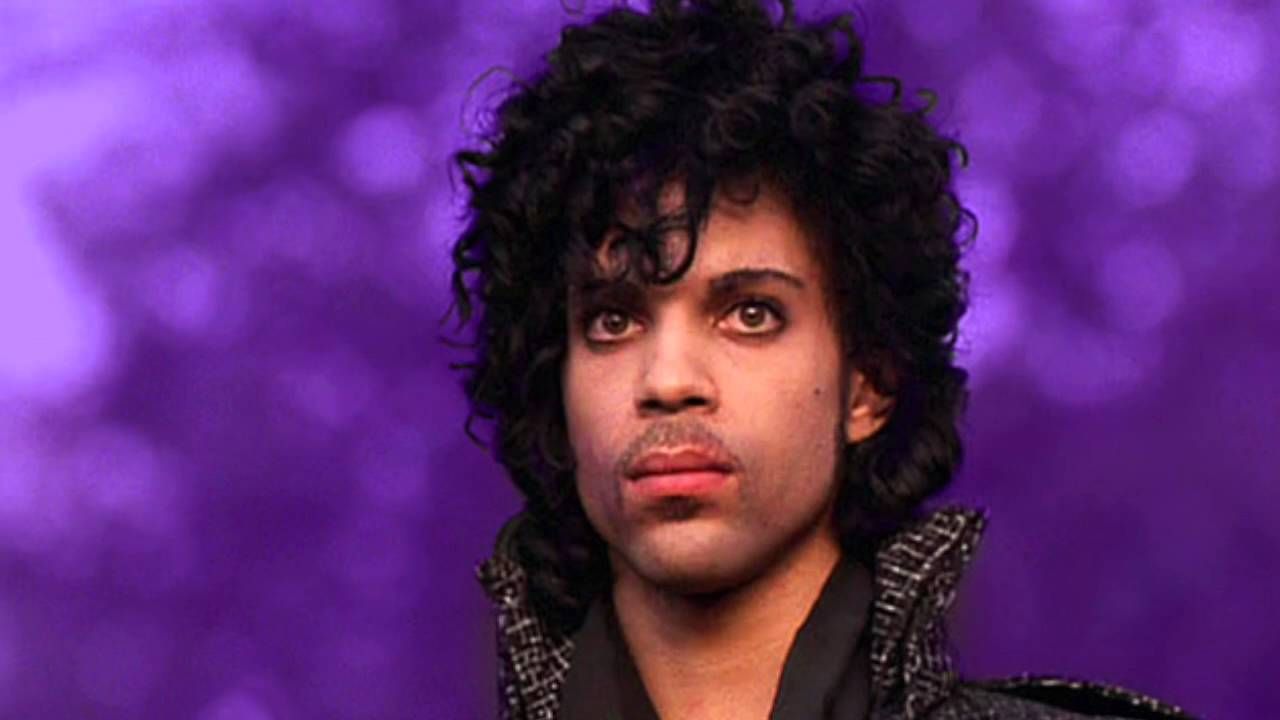 Universal planeja filme musical com canções de Prince