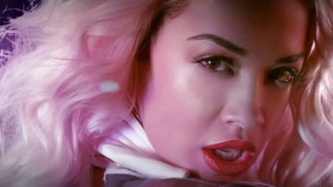 Rita Ora lança seu novo clipe para música “New Look”