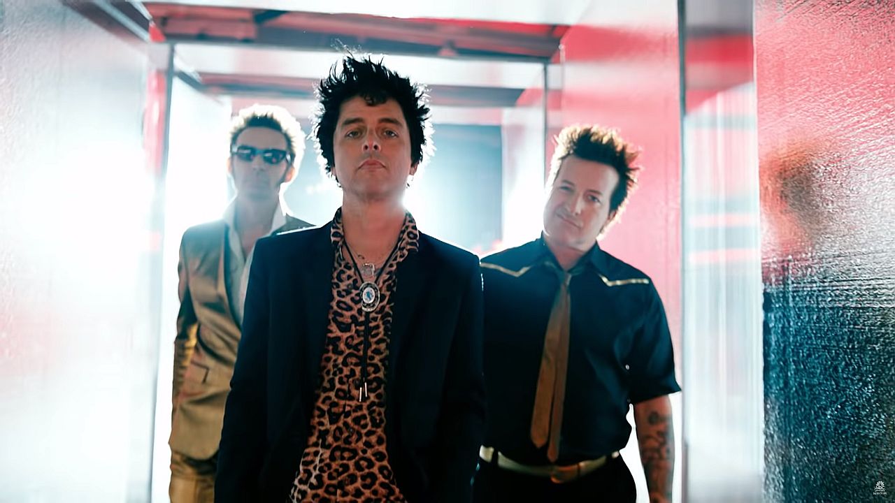 Green Day lança nova faixa “Fire, Ready, Aim”