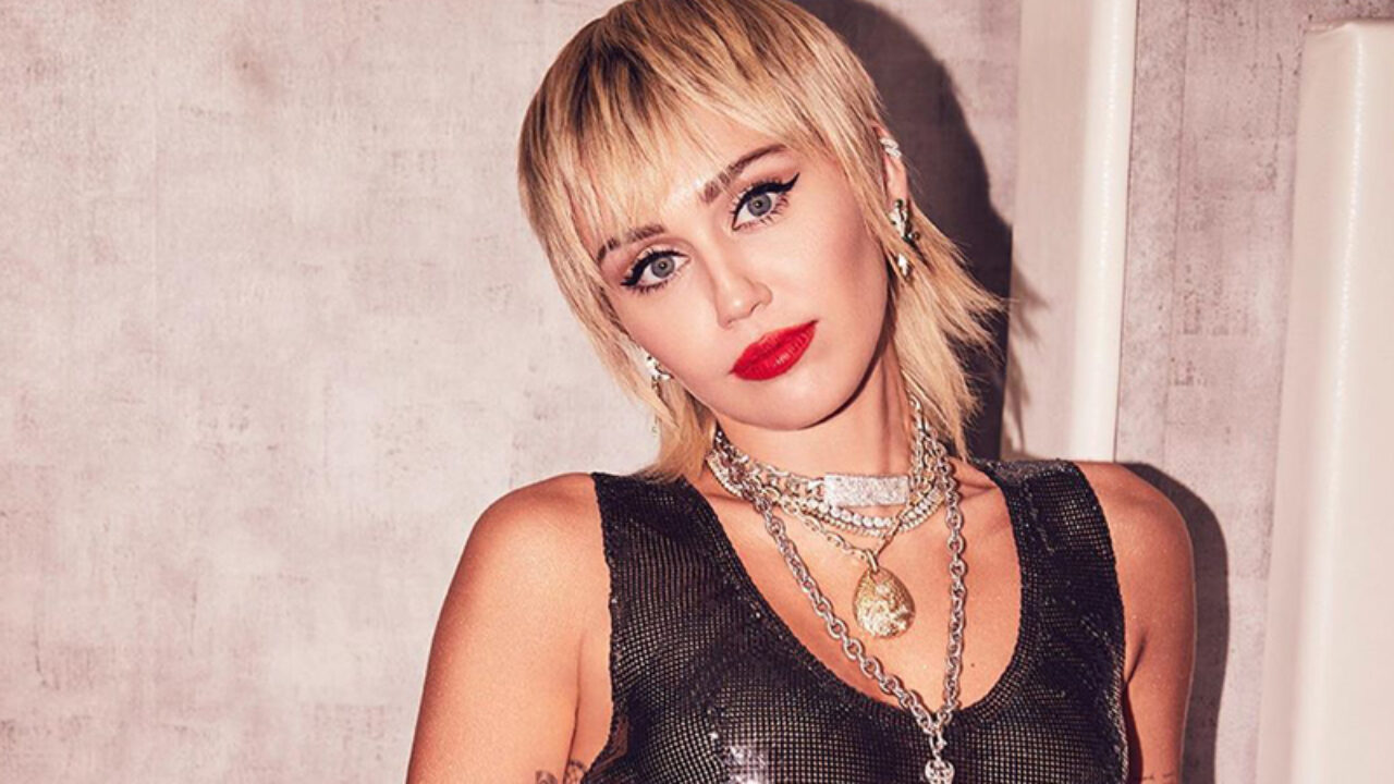 Miley Cyrus lança cover de “Nothing Else Matters” do Metallica