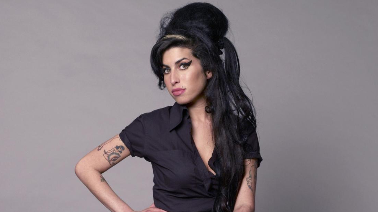 Back to Black – cinebiografia de Amy Winehouse contrata diretora