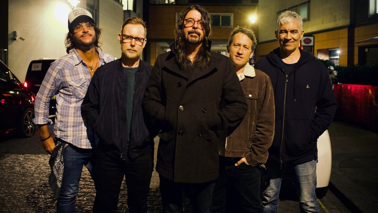Foo Fighters lança nova música e anuncia álbum