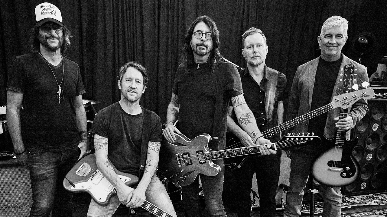 Foo Fighters lança música com 10 minutos de duração, ouça “The Teacher”