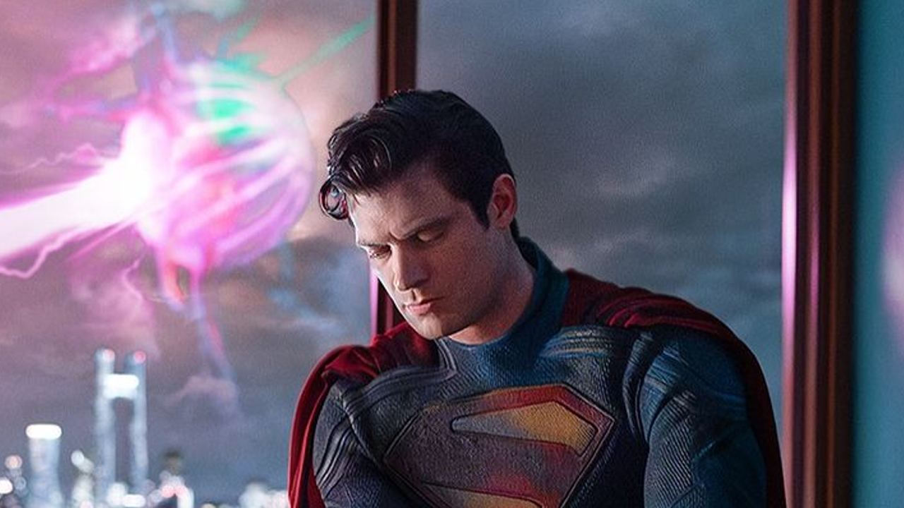 Superman – primeira foto oficial de David Corenswet como herói é divulgada