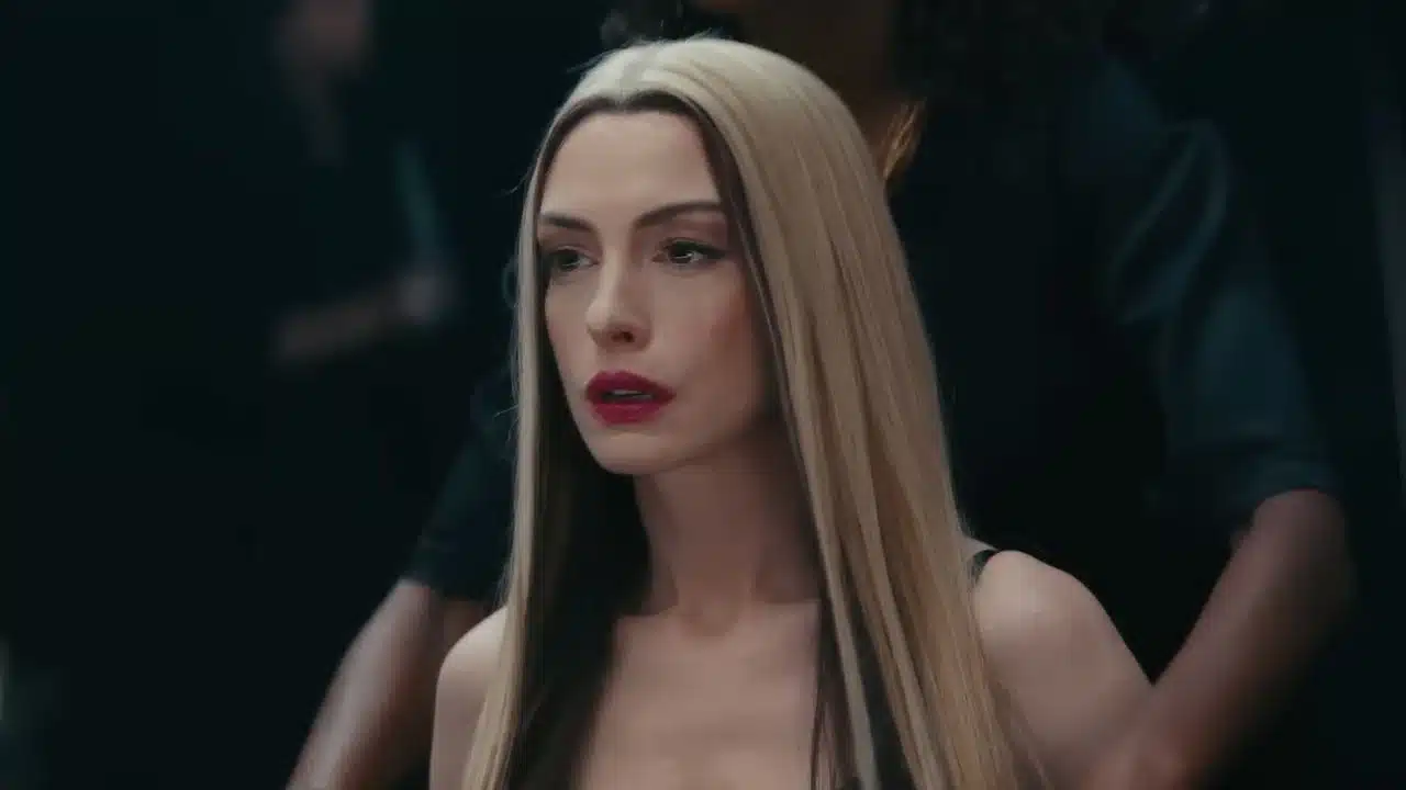 Anne Hathaway é diva pop no trailer de Mother Mary, confira!
