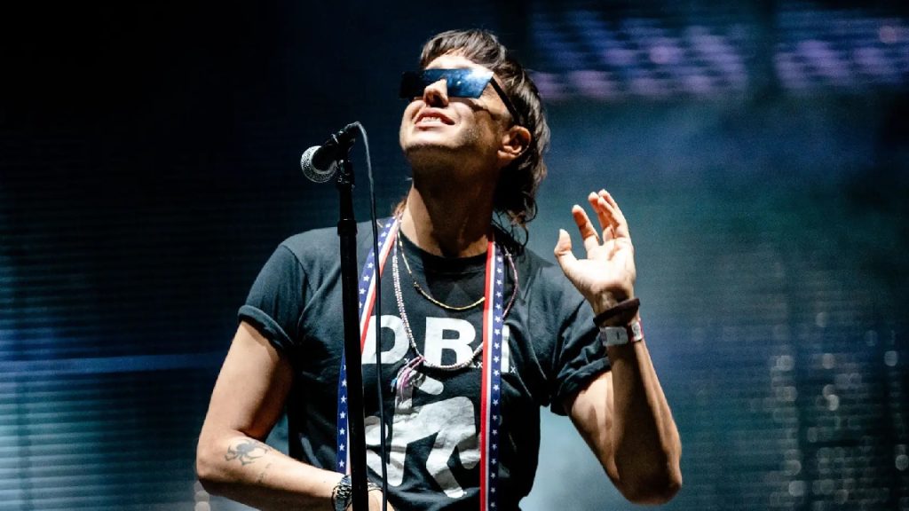 The Strokes lança nova música e anuncia sétimo álbum de estúdio