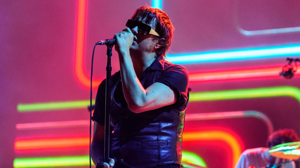 The Strokes lança novo álbum, ouça Reality Waits